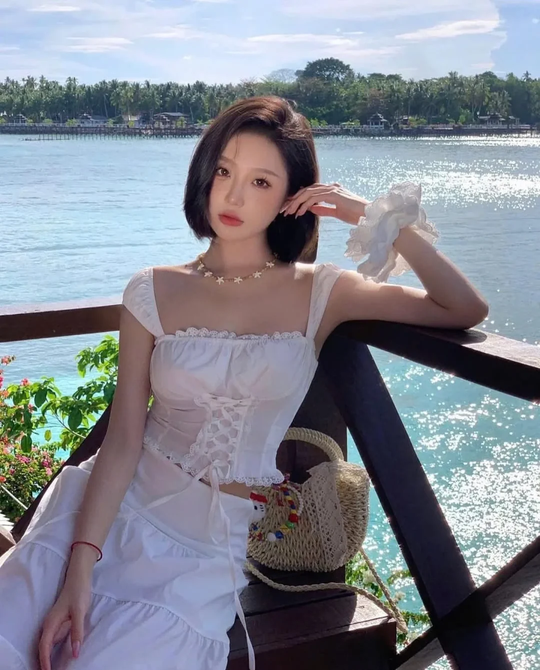 Photo 1 of Set áo váy trắng hai dây ren nữ
