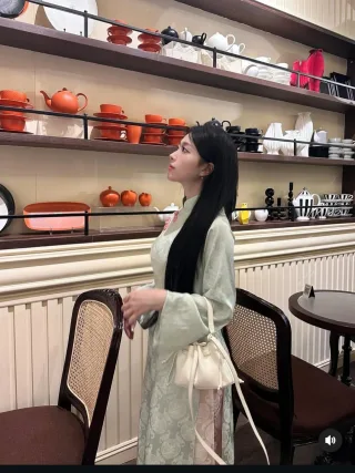 Photo 2 of Áo dài nữ lụa xanh mint truyền thống