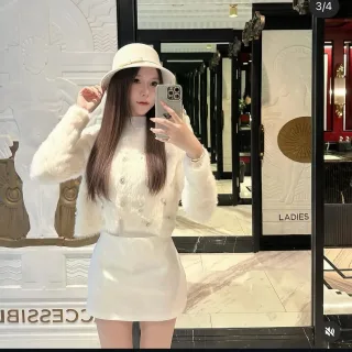 Ảnh 3 của Set Áo Khoác Lông Trắng Nữ Kiểu Hàn