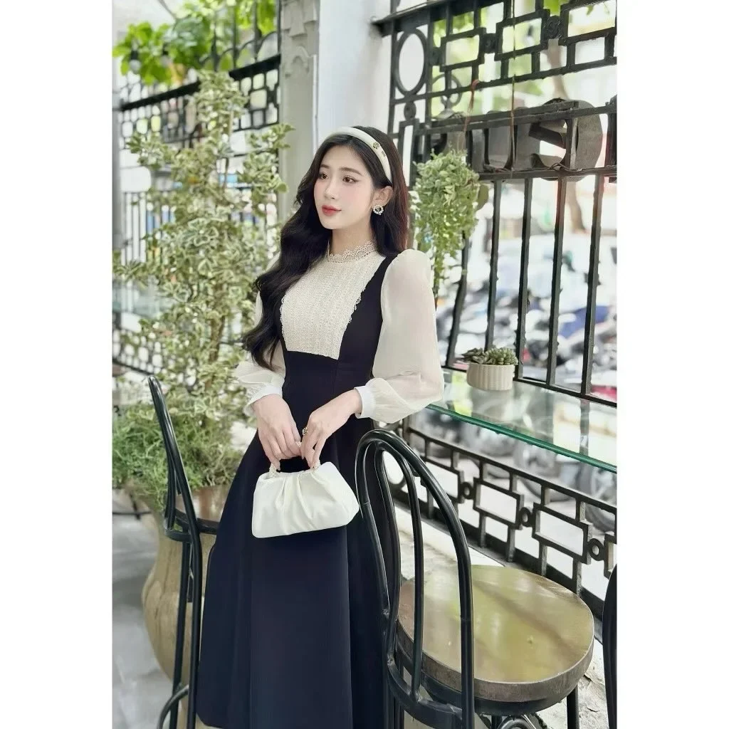 Photo 1 of Đầm midi ren trắng tay voan nữ