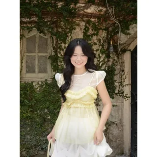 Photo 1 of Set áo voan vàng và chân váy trắng nữ