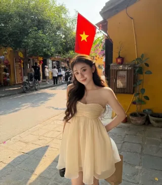 Photo 3 of Váy quây ngực voan be nhạt nữ tính