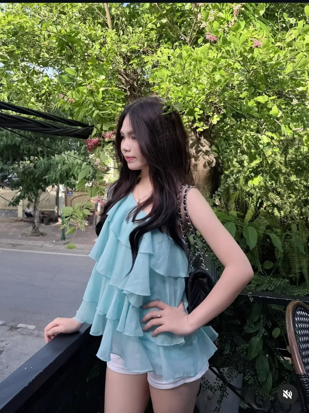 Photo 3 of Áo hai dây voan xanh mint nữ tính