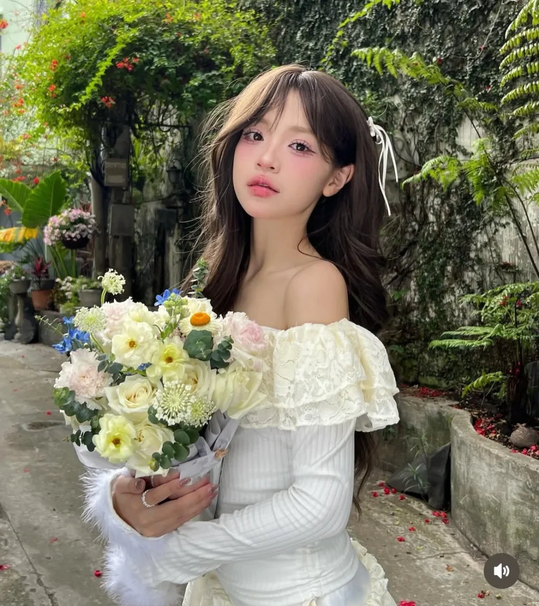 Ảnh 10 của Set áo váy ren trắng trễ vai nữ