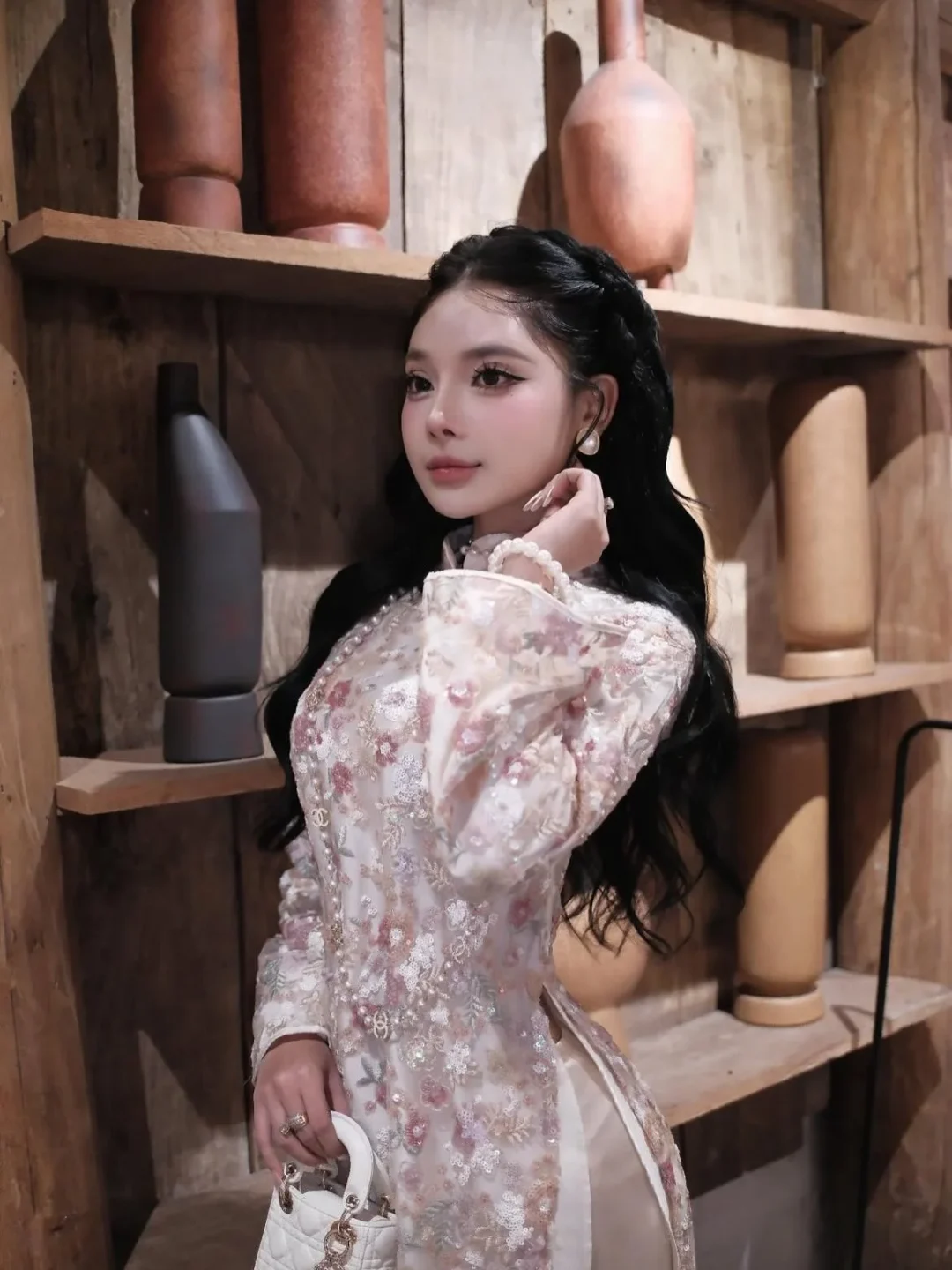Photo 8 of Áo dài hoa kem truyền thống nữ