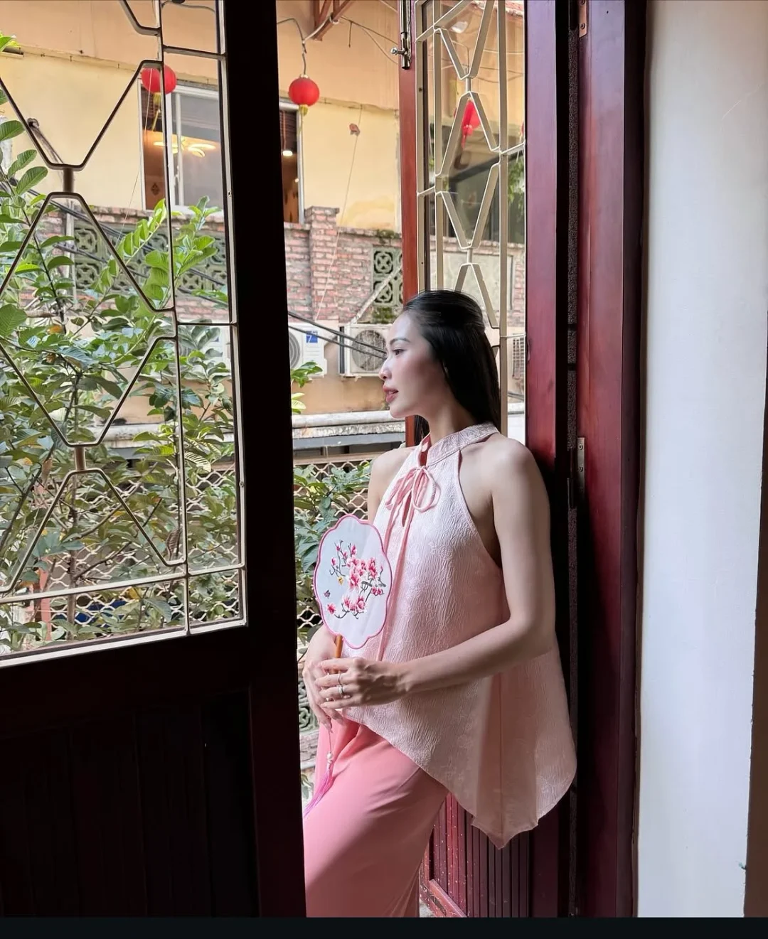 Ảnh 6 của Bộ áo yếm thêu hoa hồng pastel nữ