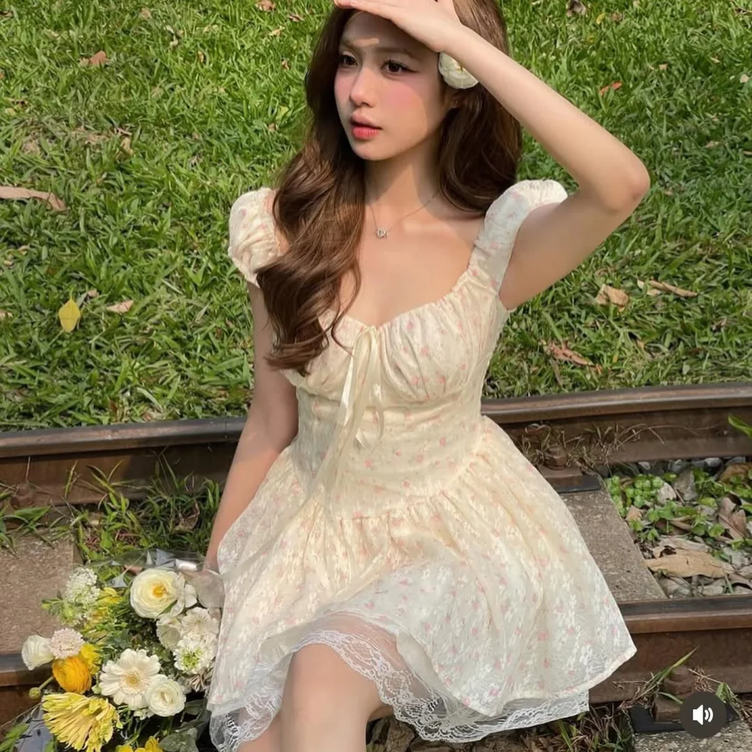 Photo 3 of Đầm trễ vai hoa nhí voan kem size M