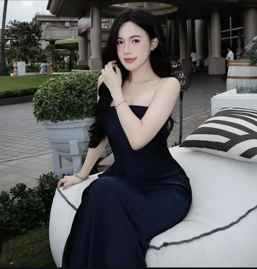 Photo 4 of Đầm cúp ngực navy dài nữ thanh lịch