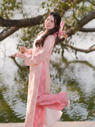 Photo 4 of Áo dài nữ hồng pastel thêu ren