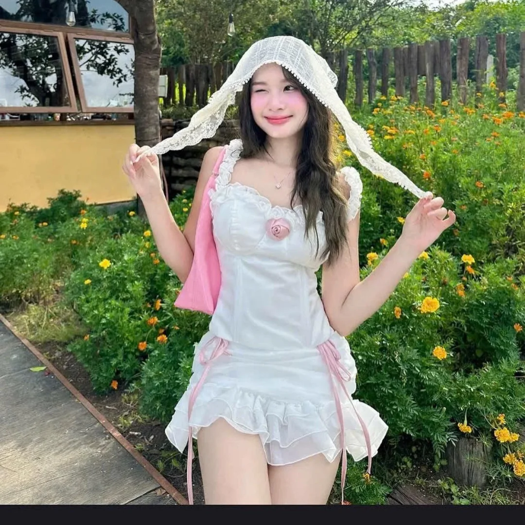 Photo 2 of Váy trắng ngắn ruffle ren coquette