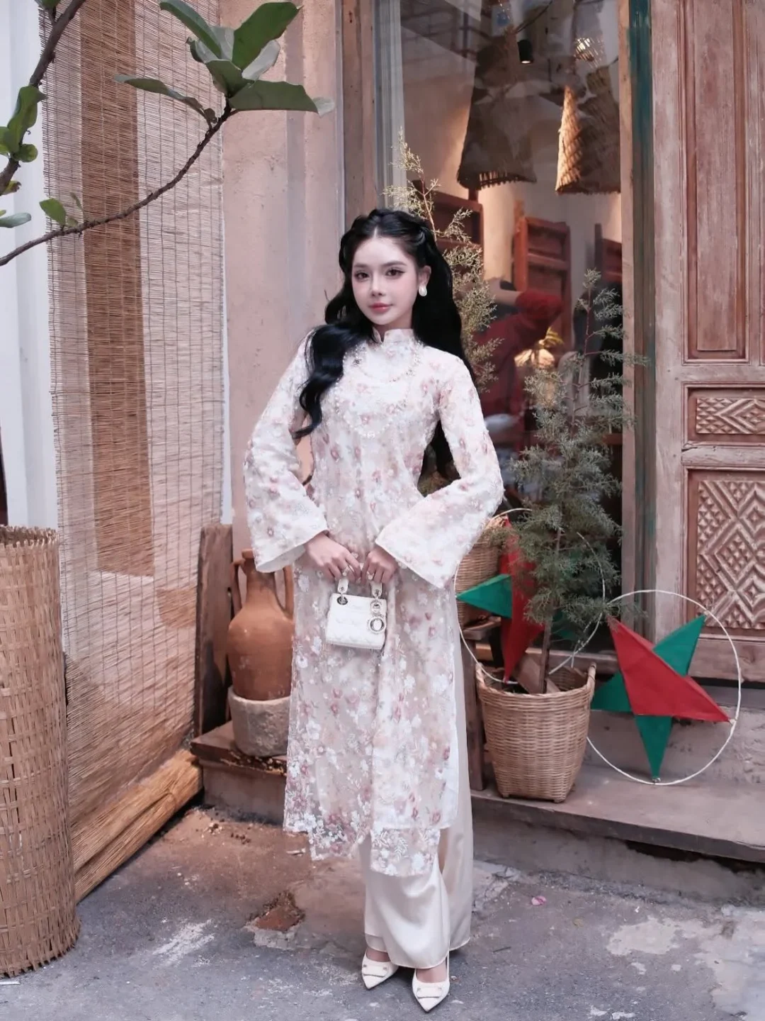 Photo 9 of Áo dài hoa kem truyền thống nữ