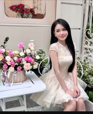 Ảnh 1 của Đầm ren mini màu kem size S