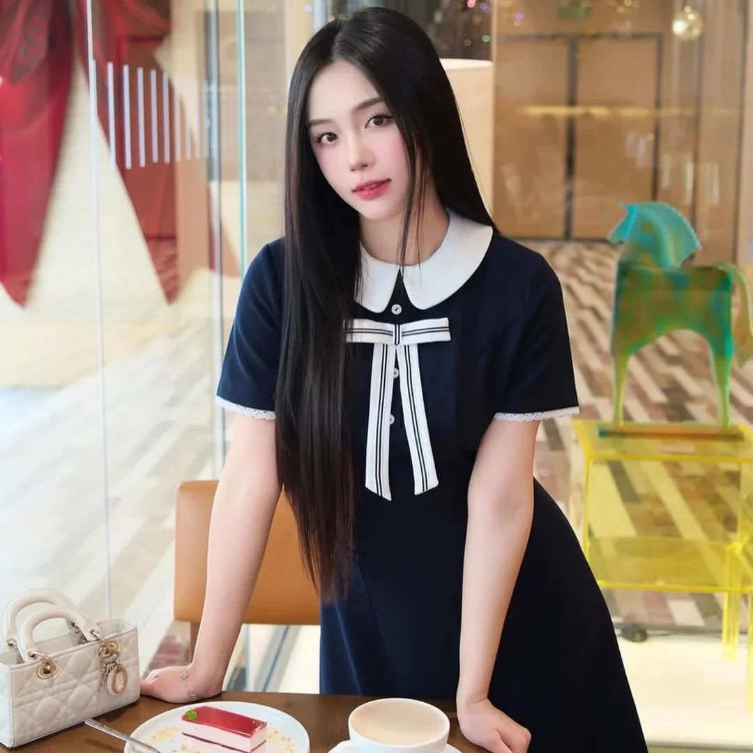 Ảnh 3 của Váy nữ Calie xanh navy cổ sen