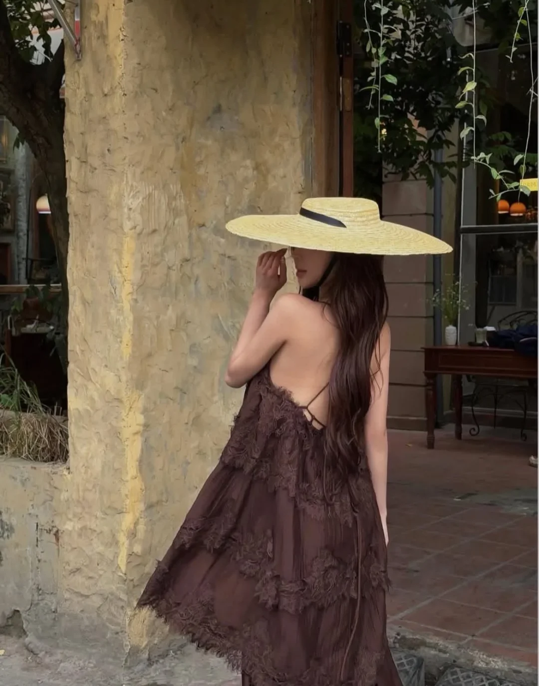 Ảnh 4 của Váy maxi ren nâu hai dây nữ