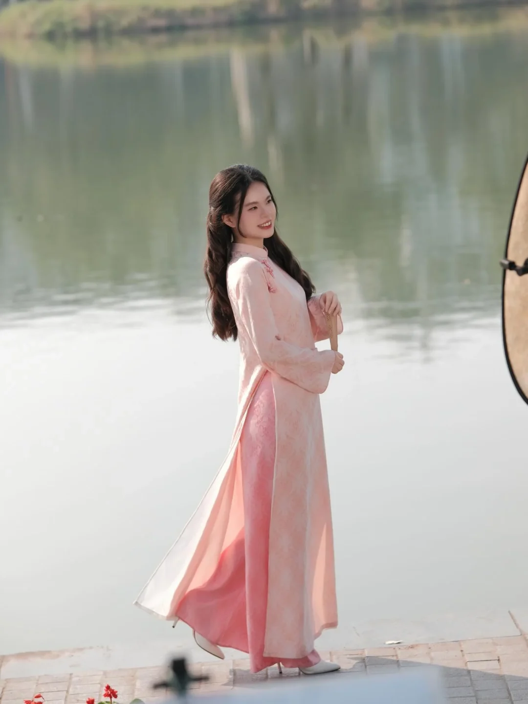 Photo 1 of Áo dài nữ hồng pastel thêu ren