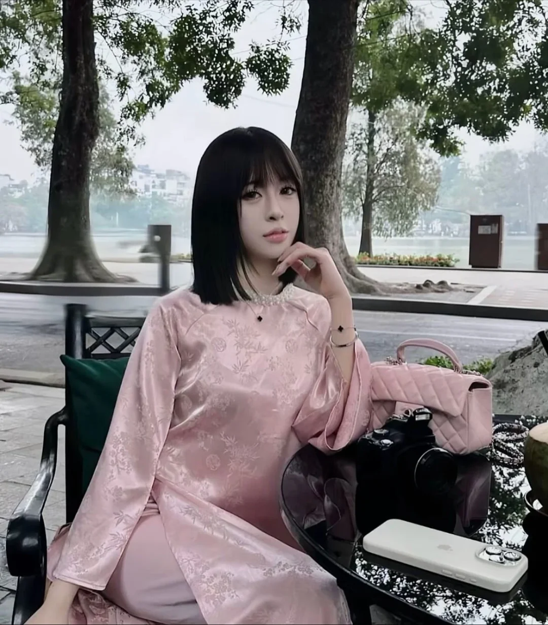 Ảnh 3 của Áo dài lụa satin hồng nhạt nữ