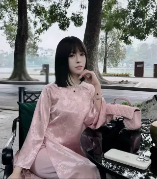 Ảnh 3 của Áo dài lụa satin hồng nhạt nữ