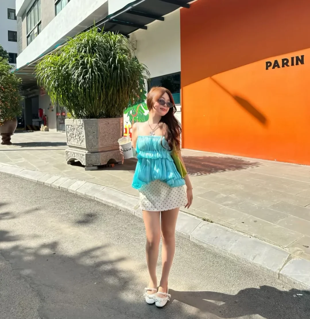 Photo 5 of Áo hai dây bèo nhún xanh ngọc nữ