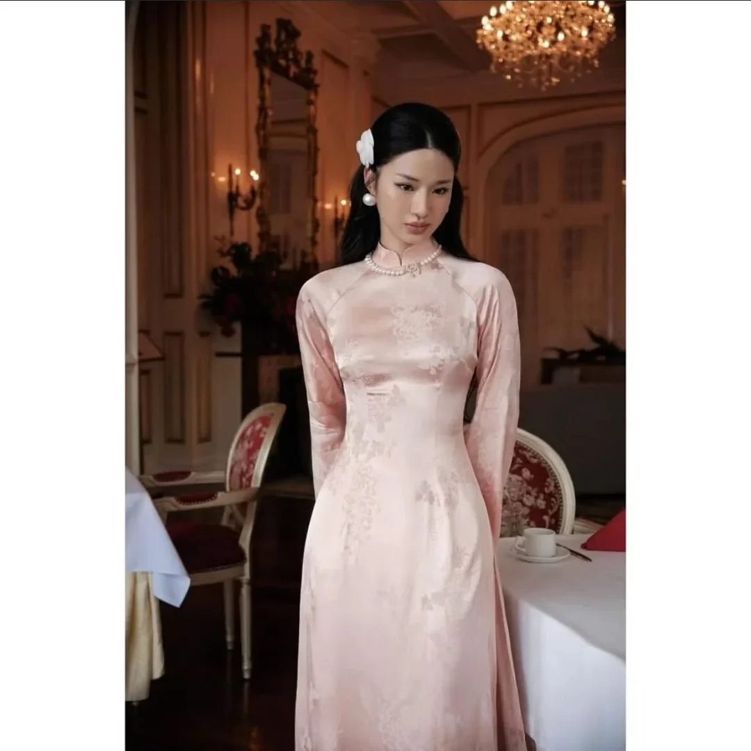 Photo 5 of Áo dài lụa hồng pastel ren hoa nữ