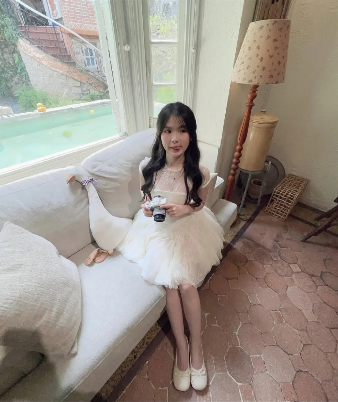 Ảnh 10 của Đầm ren trắng ngắn xòe nữ tính