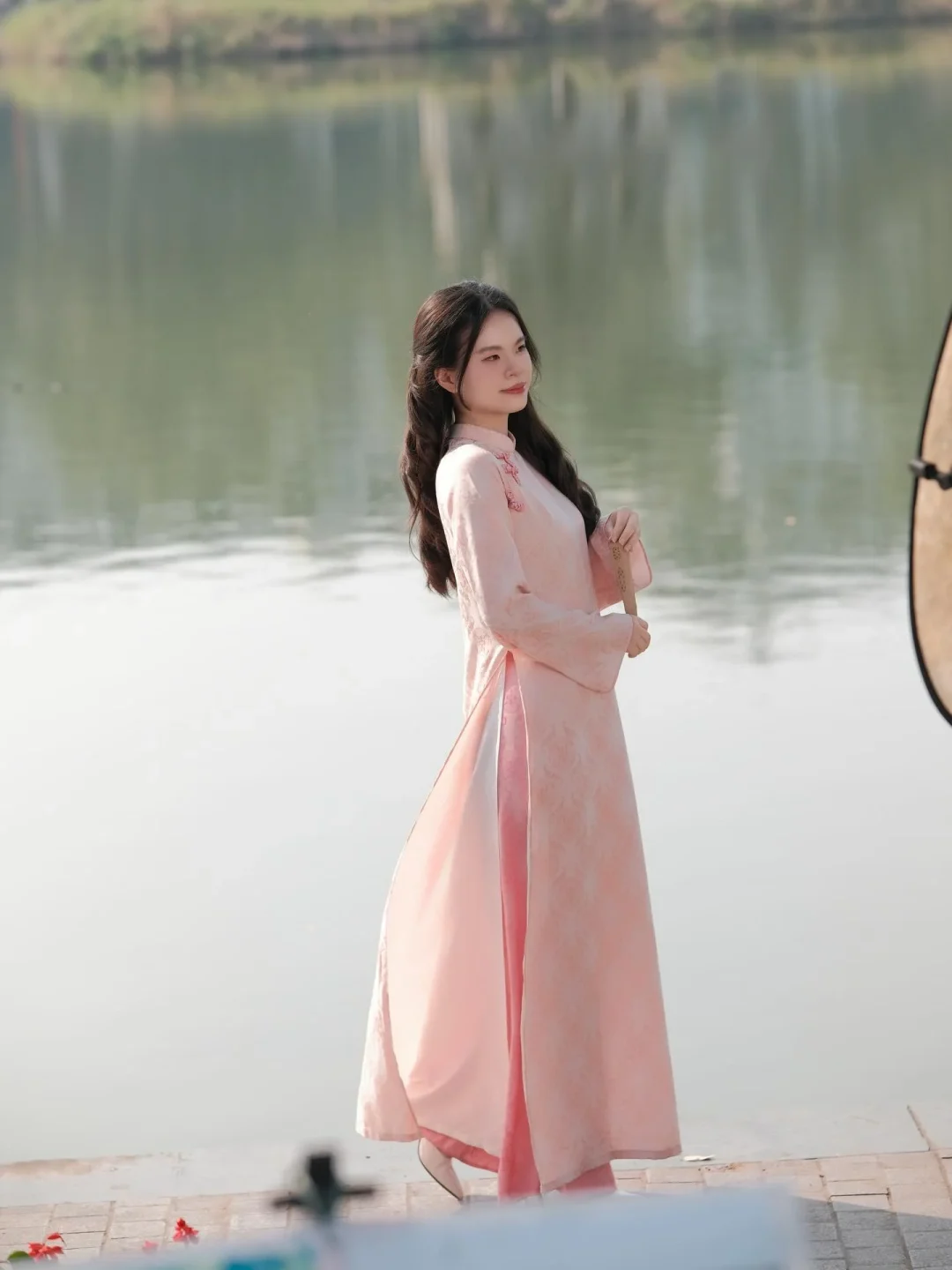 Photo 2 of Áo dài nữ hồng pastel thêu ren