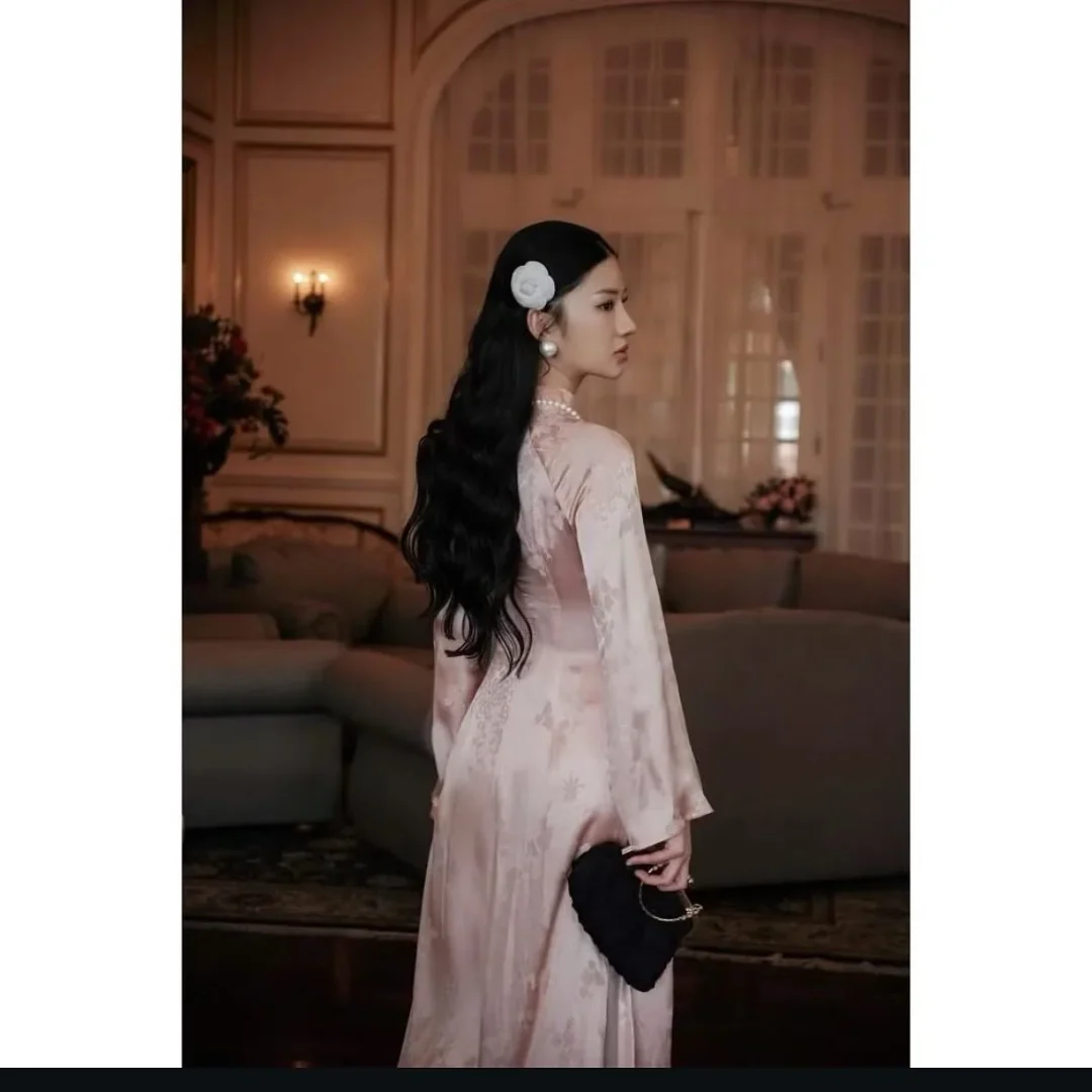 Photo 6 of Áo dài lụa hồng pastel ren hoa nữ