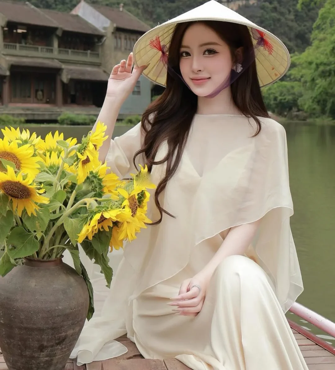 Ảnh 2 của Váy lụa voan kem nữ thanh lịch