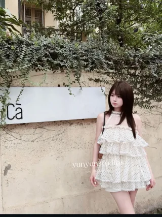 Ảnh 2 của Đầm babydoll chấm bi trắng hai dây