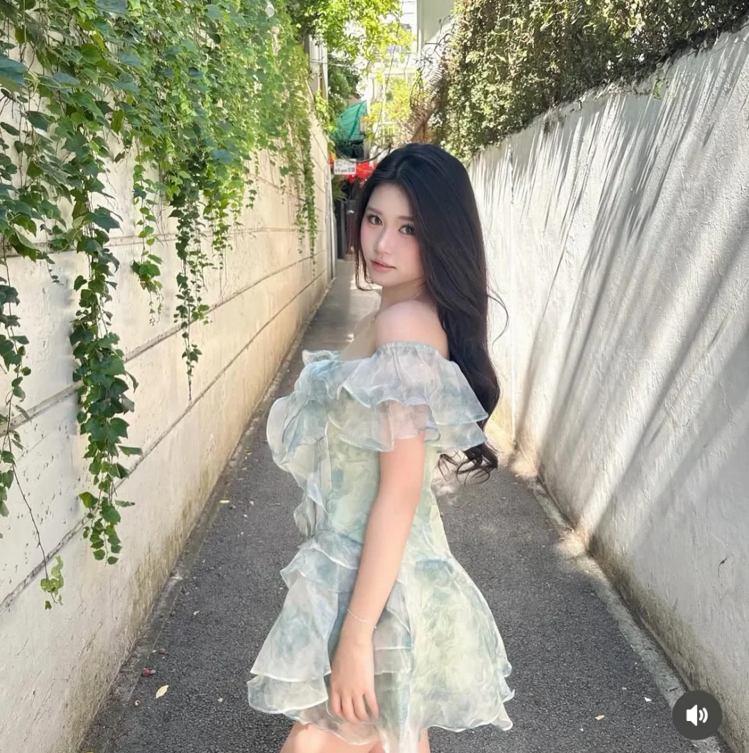 Photo 9 of Váy voan bèo vai trễ xanh nhạt nữ