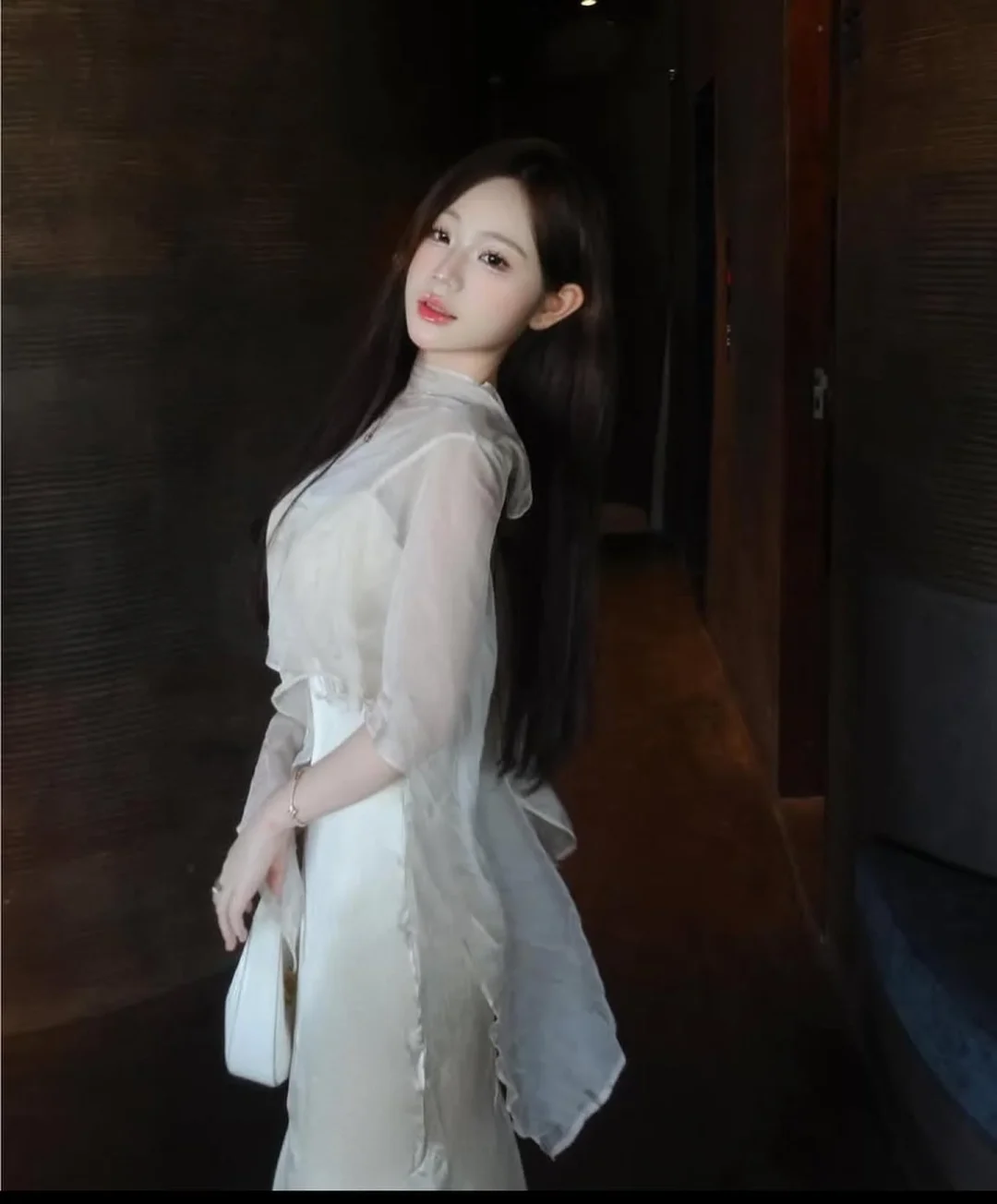Ảnh 3 của Áo blouse trắng rộng nữ voan lụa