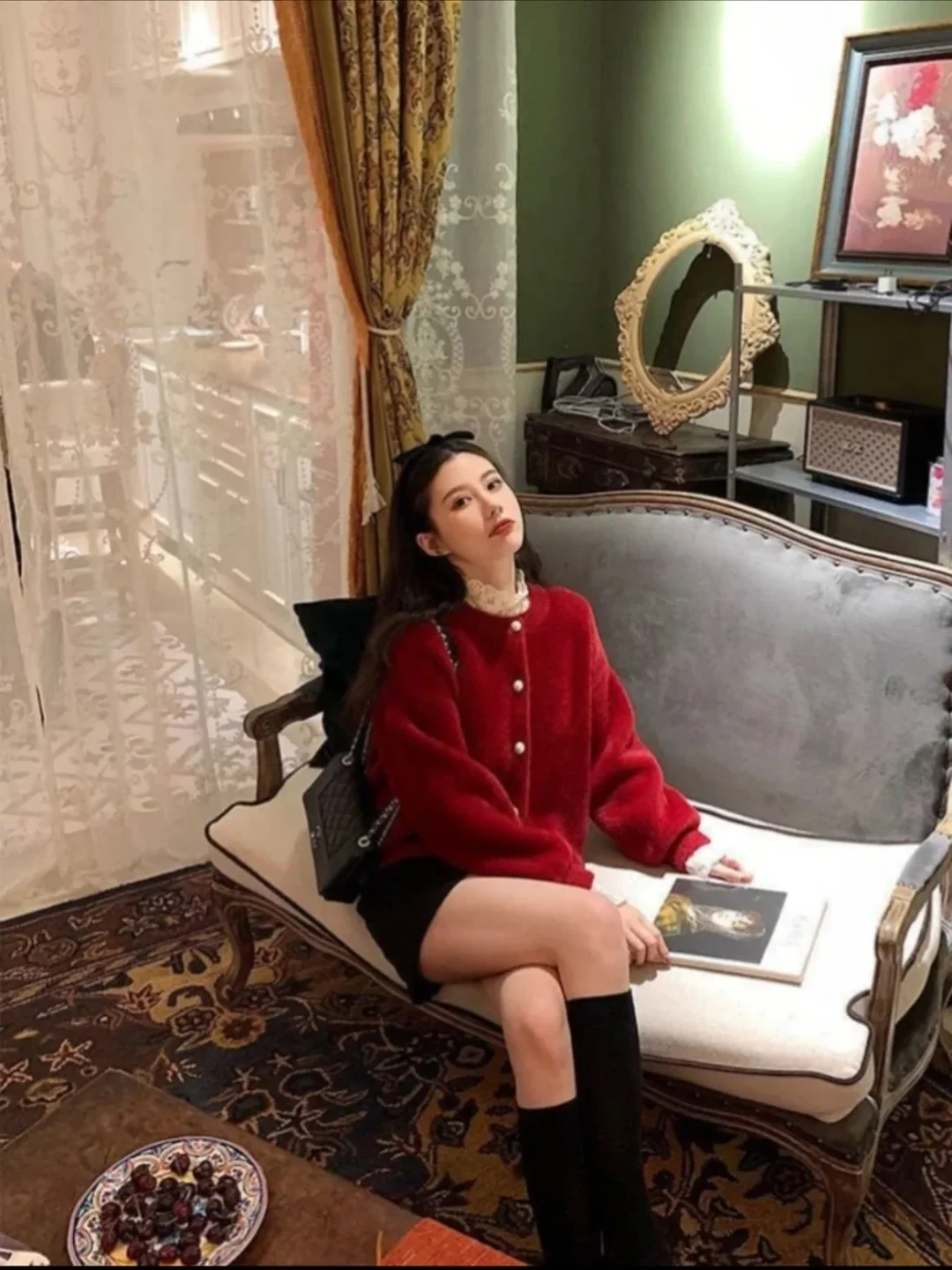 Ảnh 5 của Cardigan lông đỏ nút ngọc trai nữ
