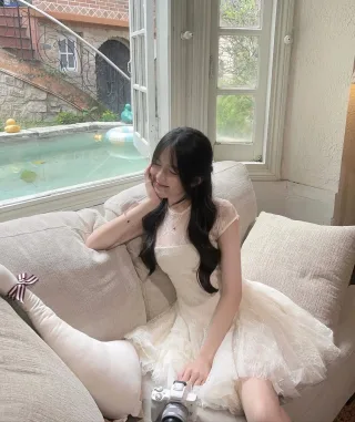 Ảnh 1 của Đầm ren trắng ngắn xòe nữ tính