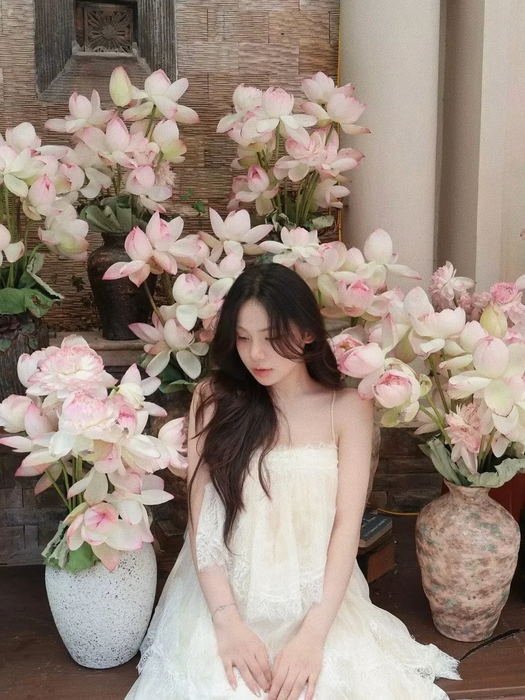 Ảnh 3 của Đầm maxi ren kem hai dây vai trần