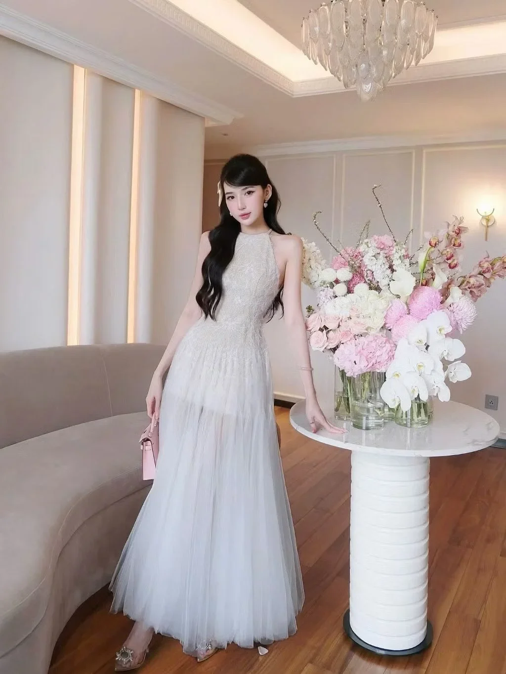 Ảnh 1 của Váy dạ hội trắng lấp lánh thuê