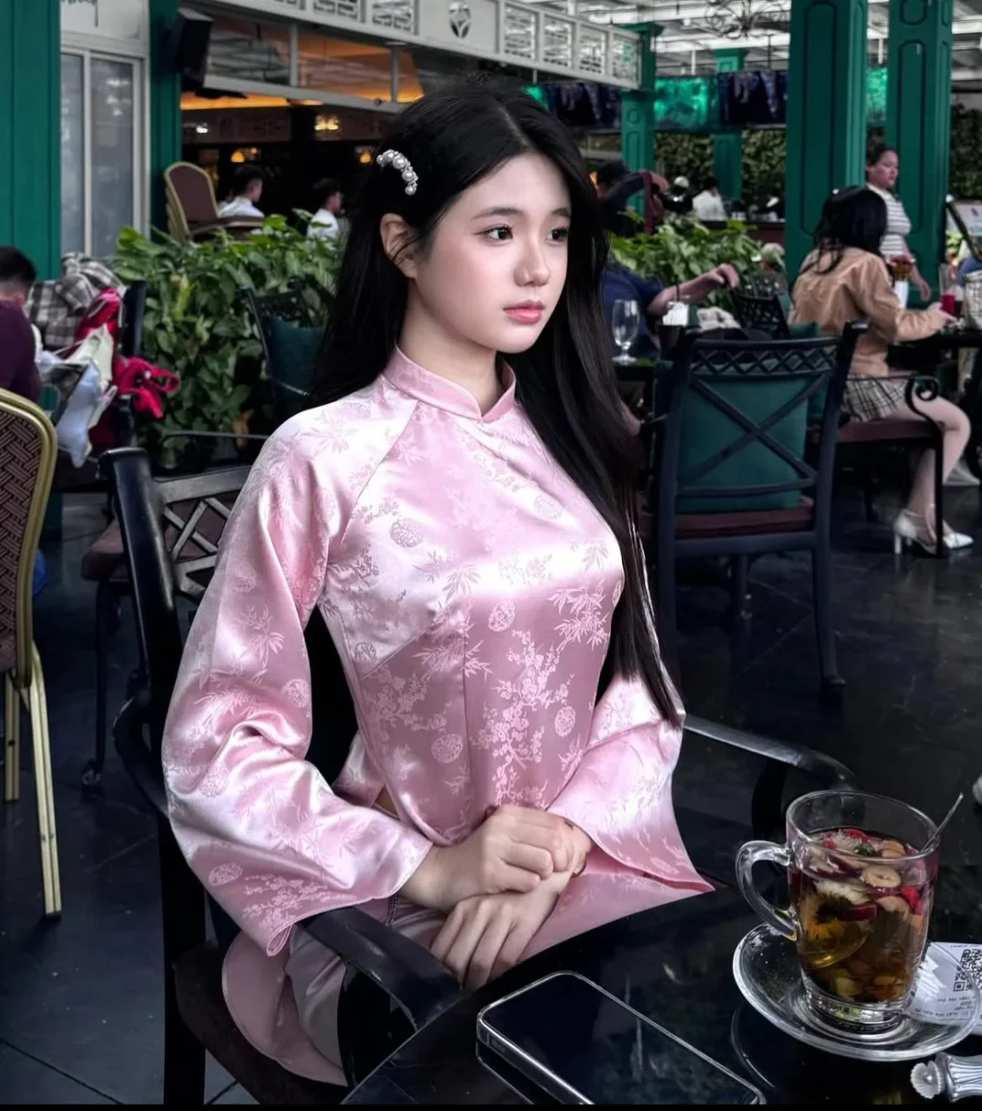 Photo 1 of Áo dài lụa hồng thêu hoa nữ
