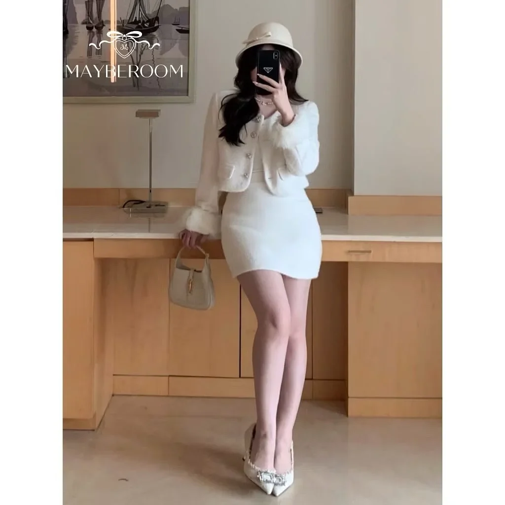 Ảnh 6 của Set áo khoác lông trắng váy mini nữ