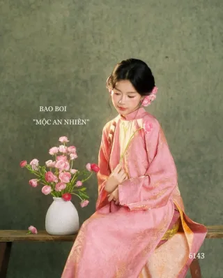 Photo 2 of Áo dài lụa hồng thêu vàng nữ
