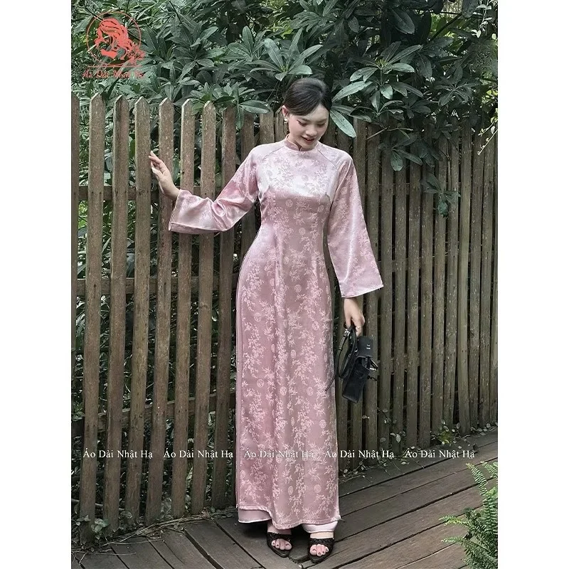 Ảnh 3 của Áo dài lụa hồng thêu hoa nữ