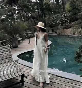 Ảnh 2 của Váy maxi trắng xẻ tà voan nữ