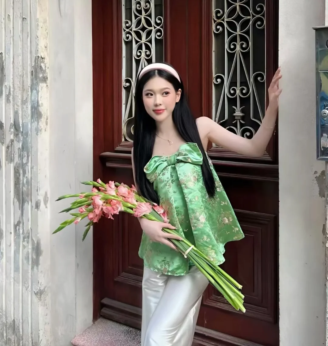 Ảnh 1 của Áo nơ lụa xanh hoa Monamade freesize
