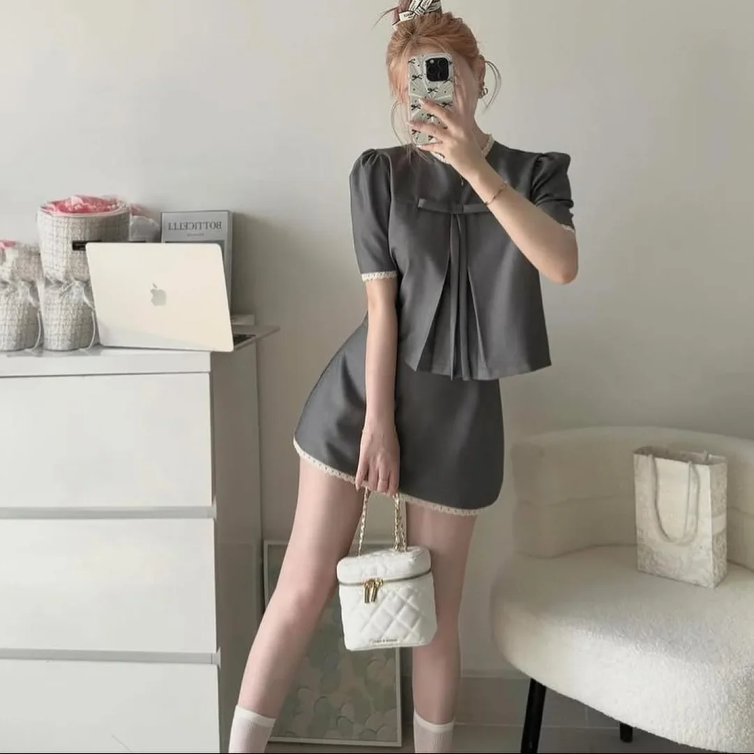 Photo 2 of Set áo váy xám nữ tay phồng mini