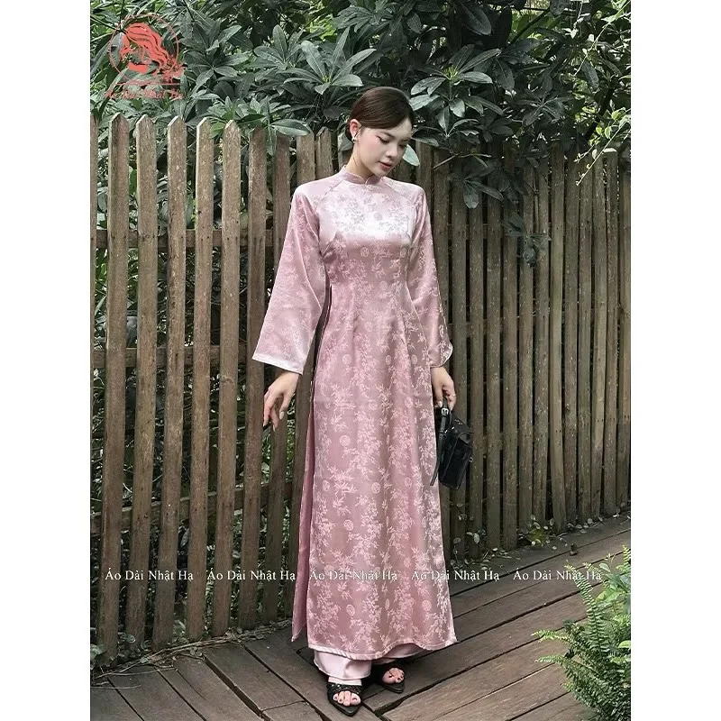 Ảnh 2 của Áo dài lụa hồng thêu hoa nữ