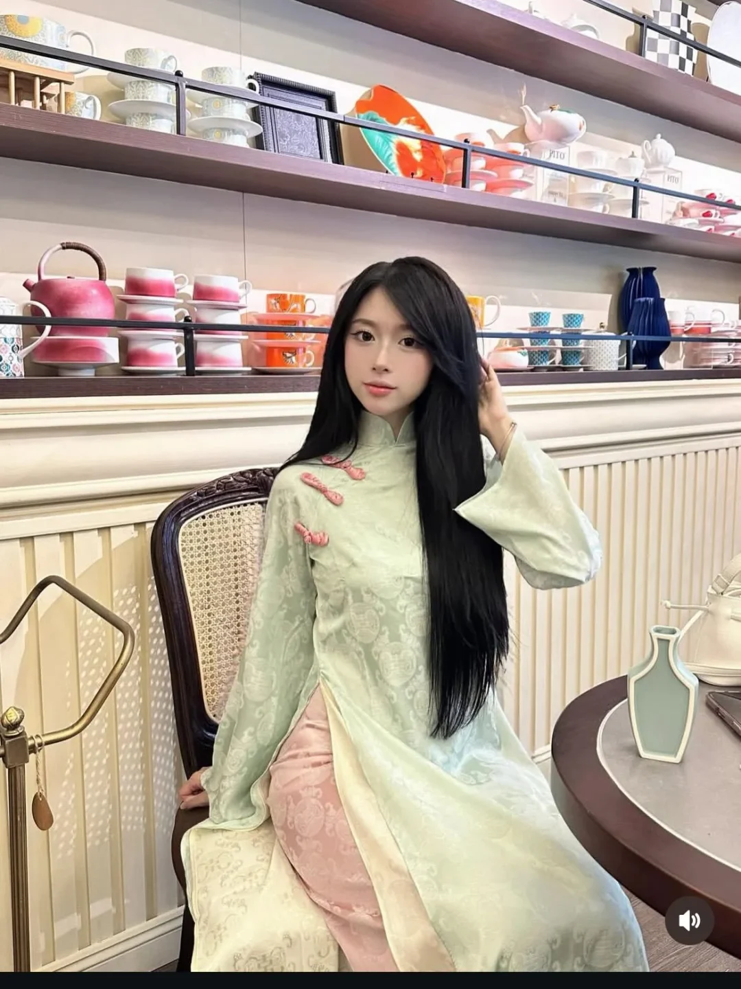 Photo 5 of Áo dài nữ lụa xanh mint truyền thống