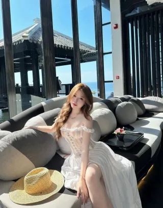 Ảnh 1 của Váy corset trắng ren trễ vai nữ