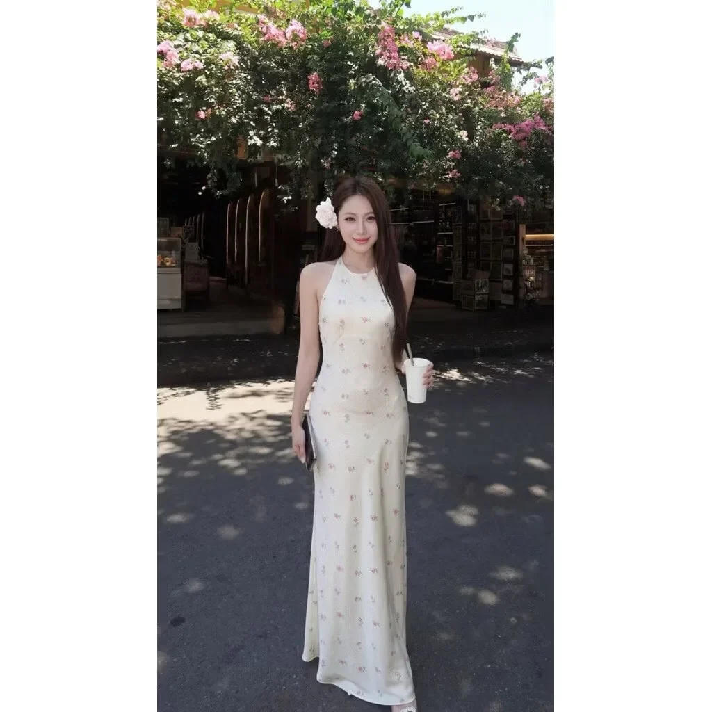 Ảnh 1 của Váy maxi hoa nhí halter màu kem nữ