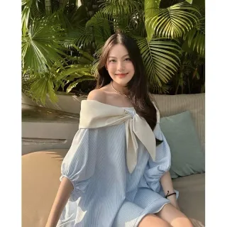 Photo 1 of Váy midi trễ vai sọc xanh nơ kem
