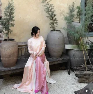 Photo 1 of Áo dài lụa ombre hồng thêu hoa nữ