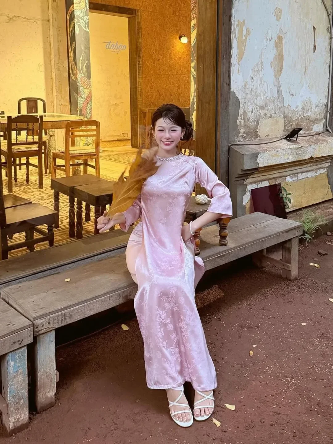 Ảnh 5 của Áo dài lụa hồng thêu hoa nữ