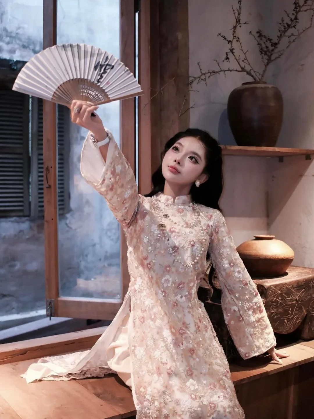 Photo 4 of Áo dài hoa kem truyền thống nữ