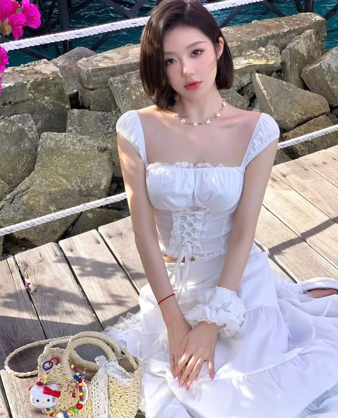 Photo 4 of Set áo váy trắng hai dây ren nữ